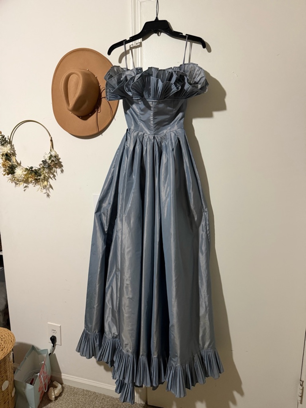 Vintage Elegance Victor Costa Strapless Iridescent Steel Gray Gown - Picture 2 of 10